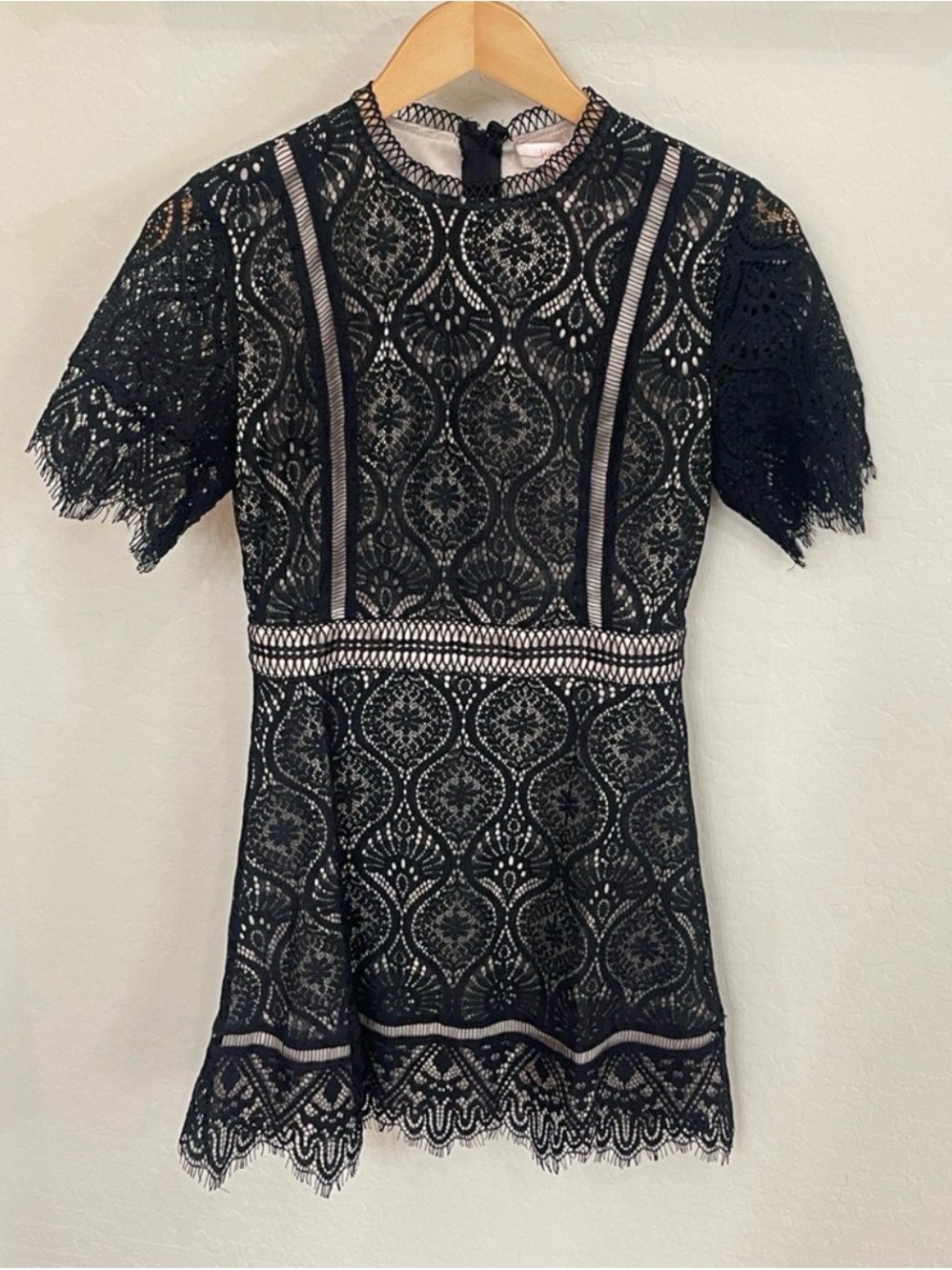 Hailey & Co Black Geometric Lace Mini Dress Nude Lining Keyhole Back Small